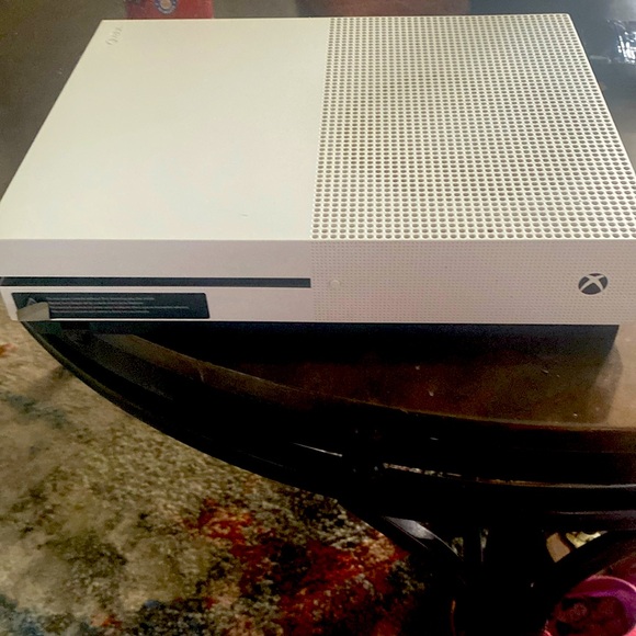 Xbox One s great condition